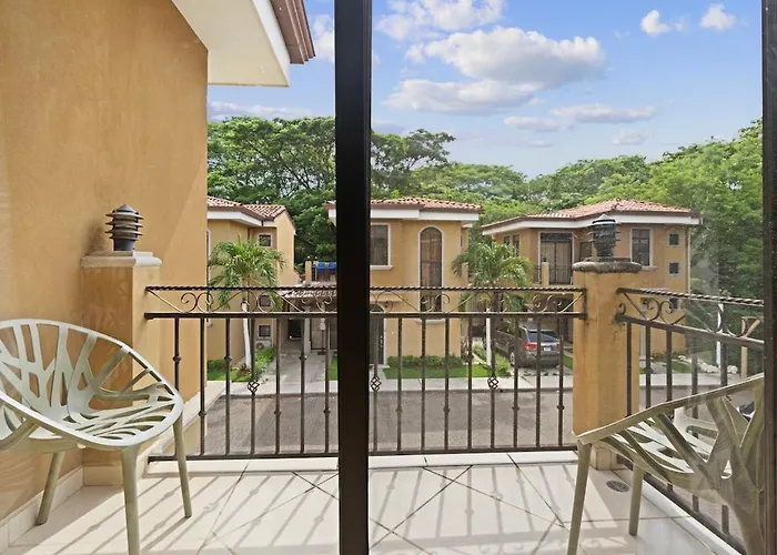 Tropical Retreat For 7 Near Pool Gated Community * Coco