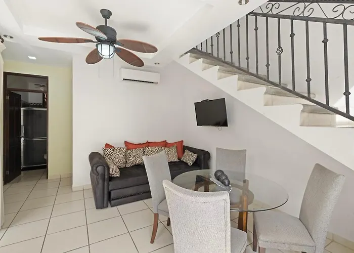 Tropical Retreat For 7 Near Pool Gated Community * Coco